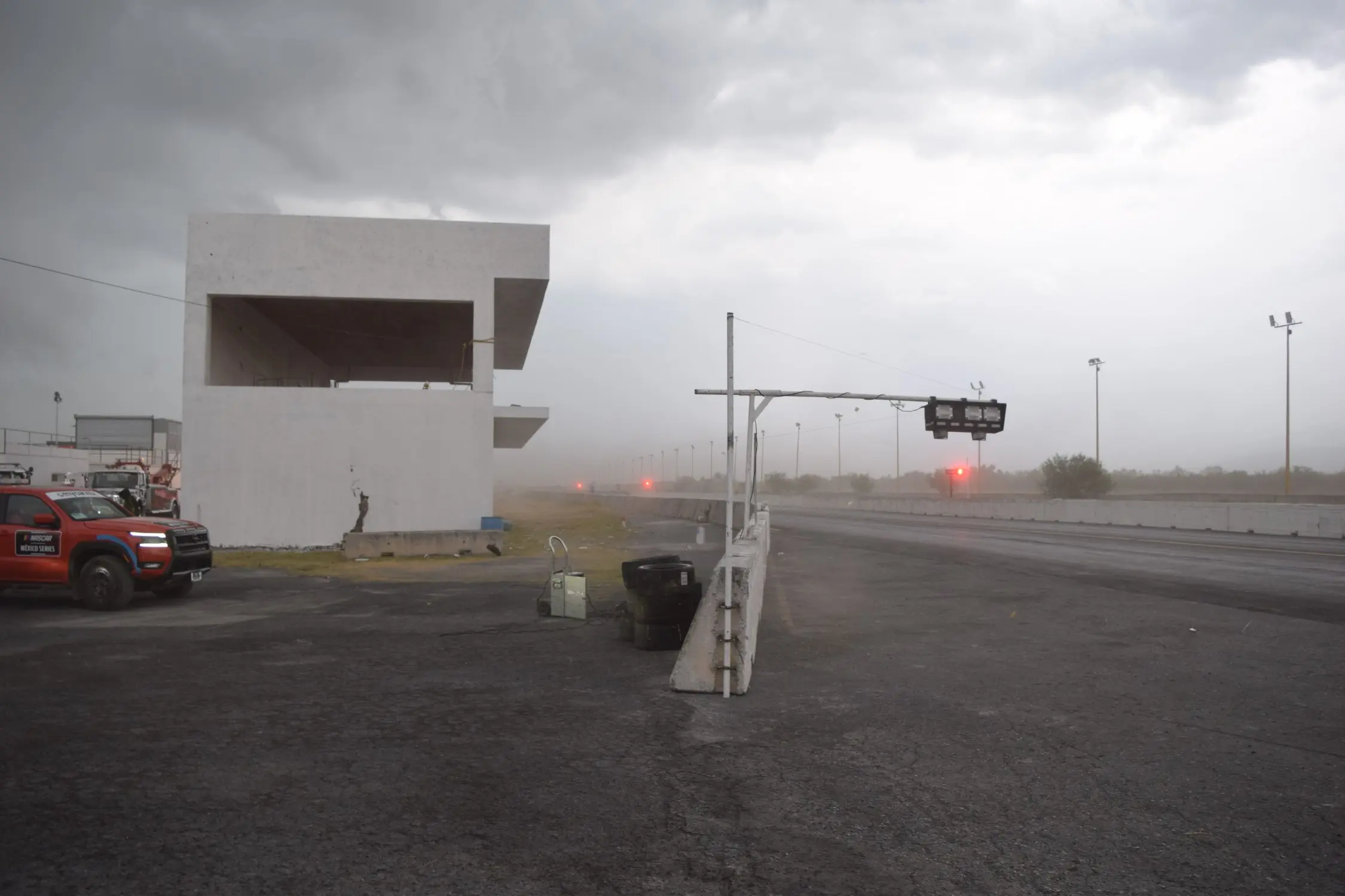 Inicio de la tormenta en el Autódromo Monterrey