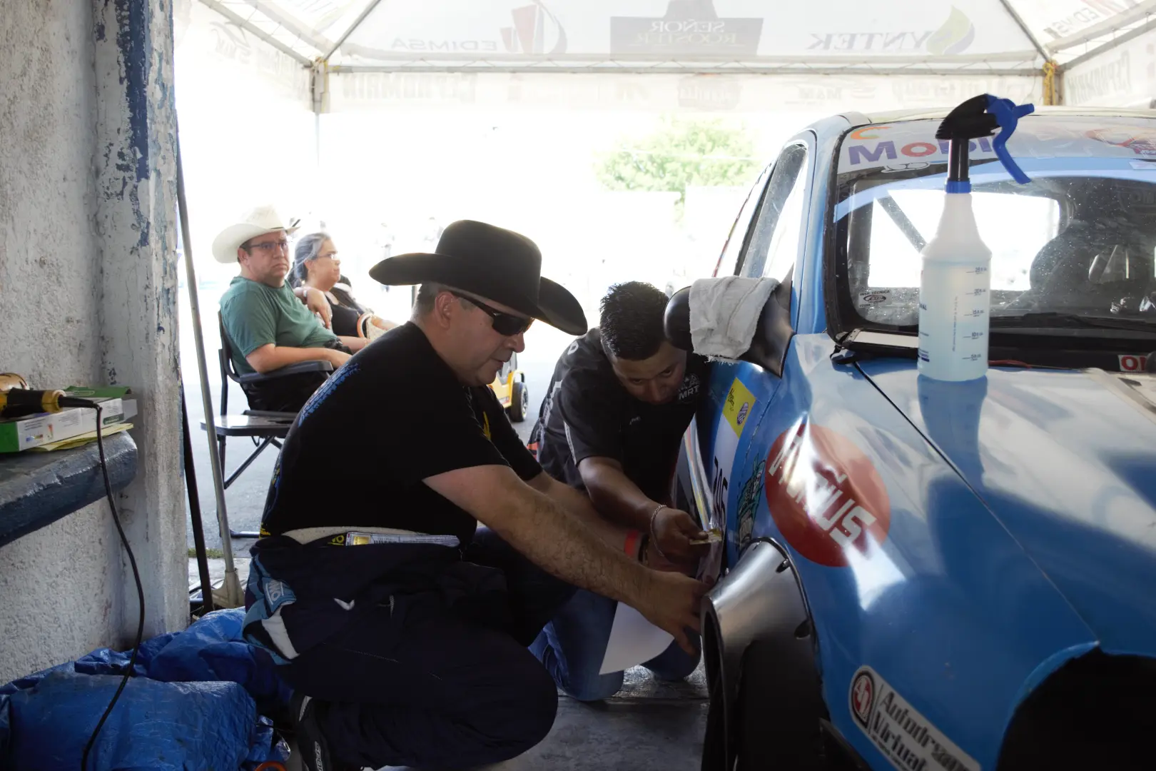 Boxes Barbosa Racing Team