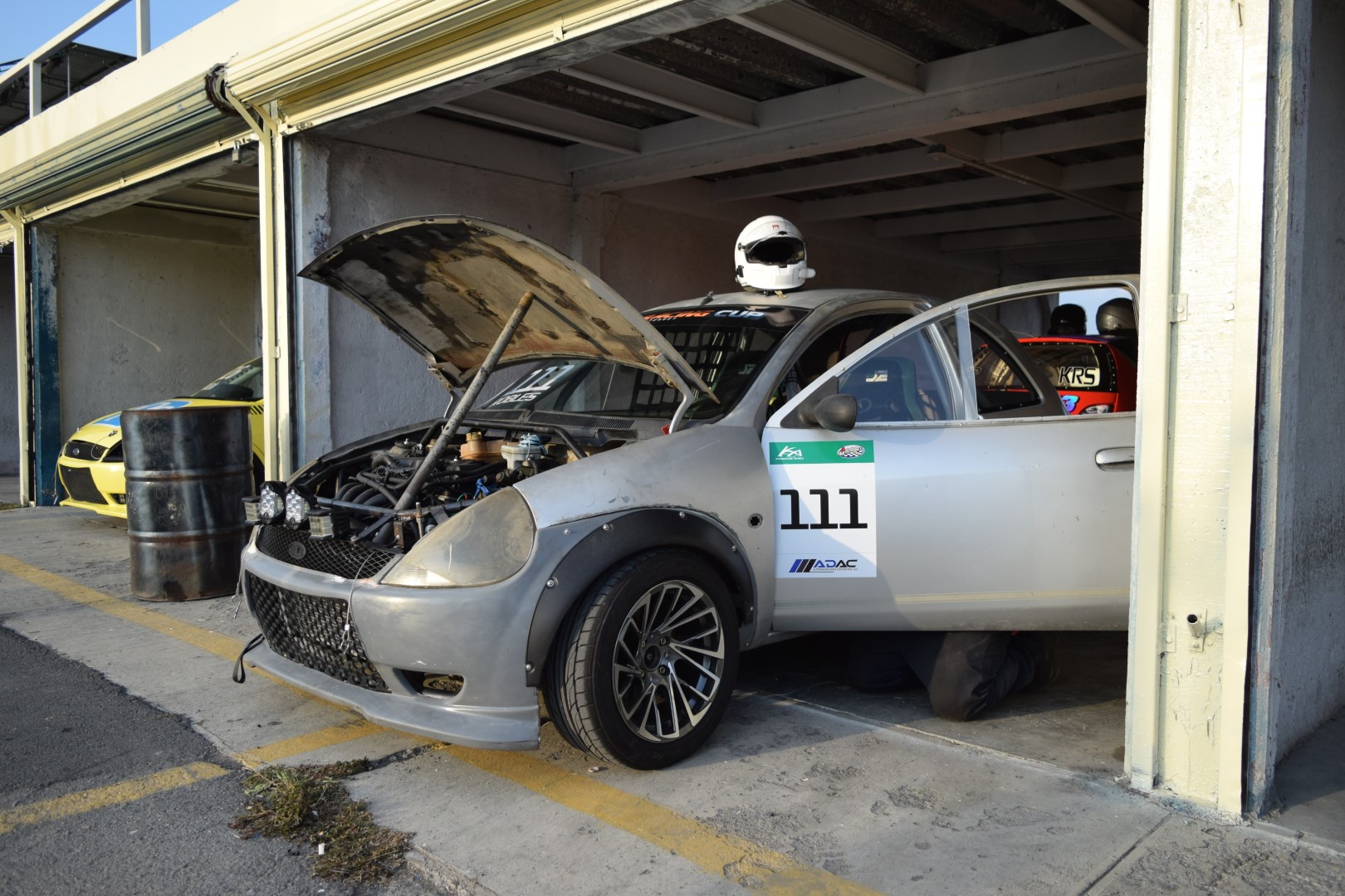 César Robles Auto 111